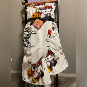 One Hello Kitty Halloween Blanket Throw - NWT - Splitting the set!